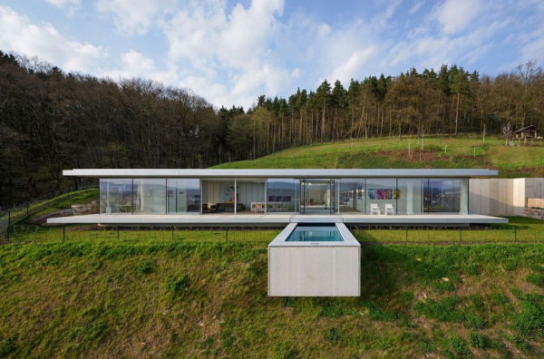 Villa dengan desain minimalis dan elegan dari Jerman